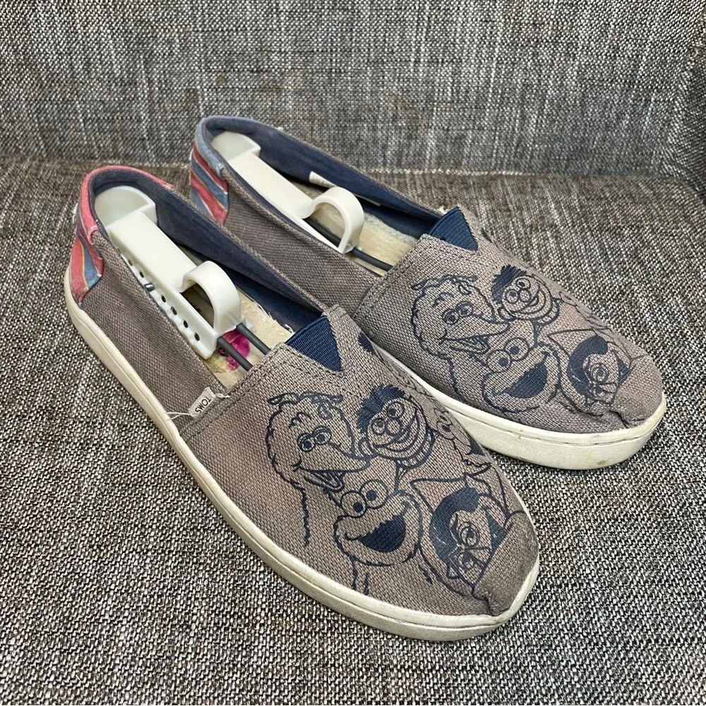 Toms‎ Kids Seasame Street Grey Slip Ons Size 4